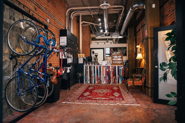 Velet Bike Ski Cafe
